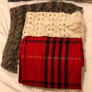 3 infinity scarves